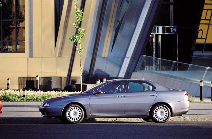  Alfa Romeo 166 (936) 1998 года  (фото 56 из 73)